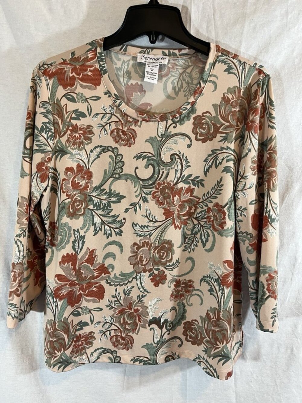 Serengeti Women’s Medium Plink Floral Crew Neck Blouse